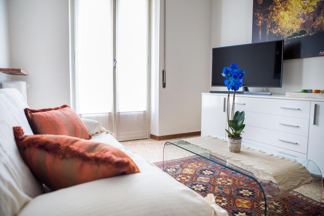 Parma A Due Passi Dal Duomo Apartment Eksteriør billede